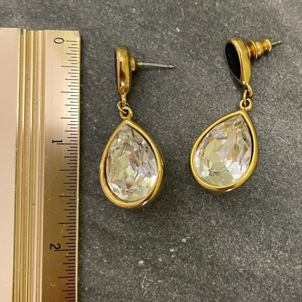 Vintage Trifari Gold Black Teardrop Crystal Dangly Earrings - Picture 6 of 7